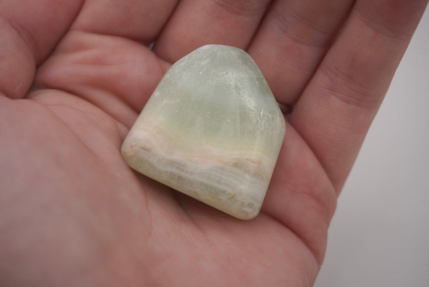 Caídas de calcita y pistacho