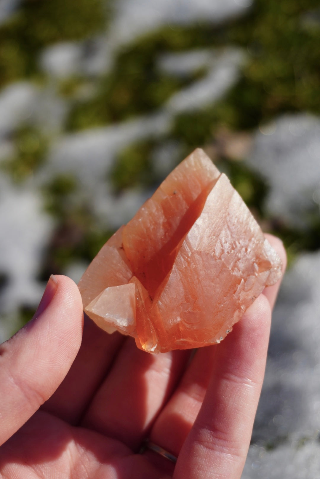 Small Mariposa Calcite