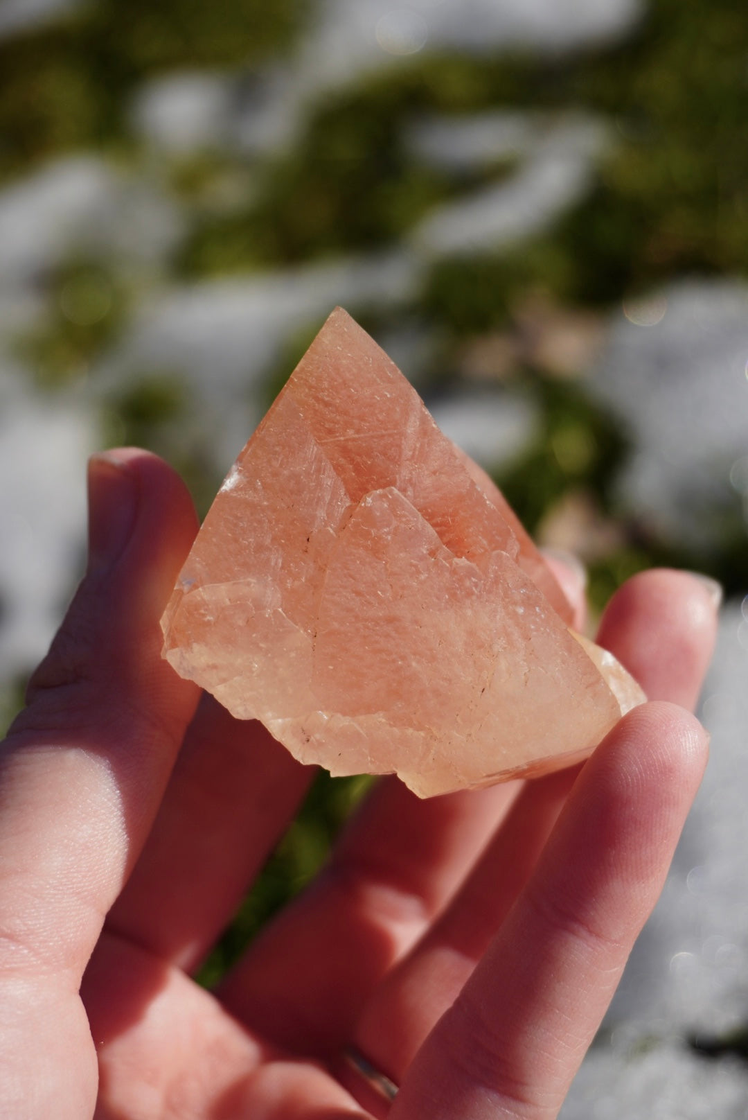 Small Mariposa Calcite