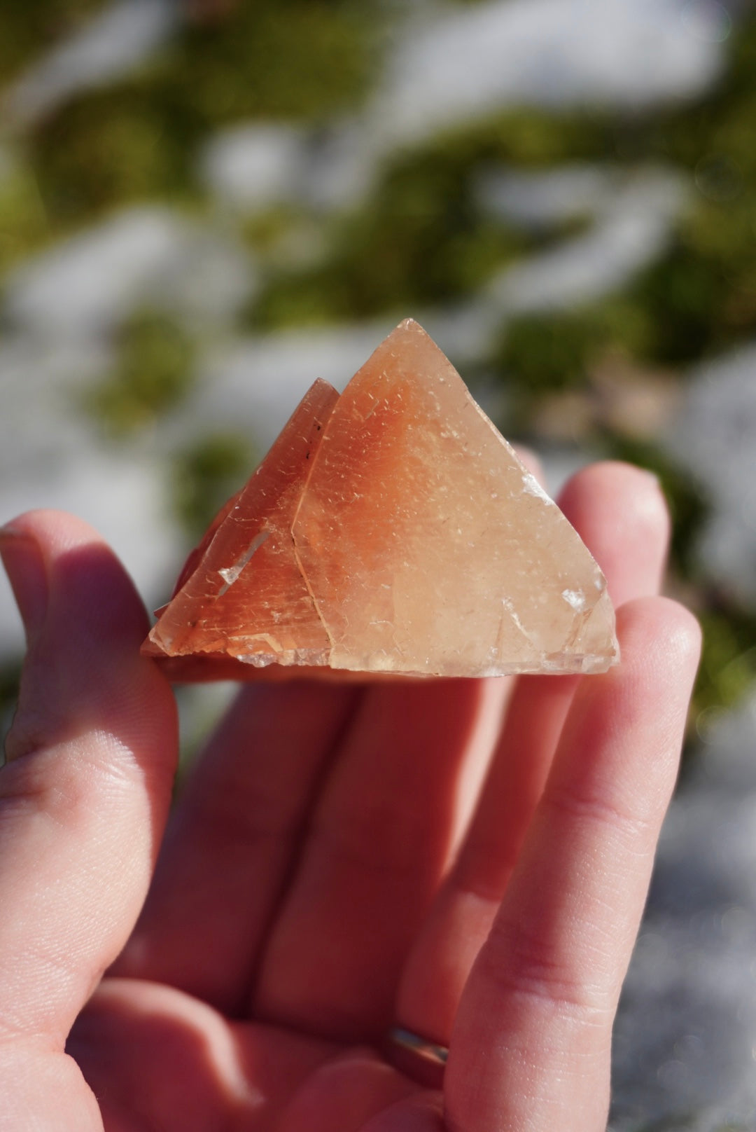 Small Mariposa Calcite