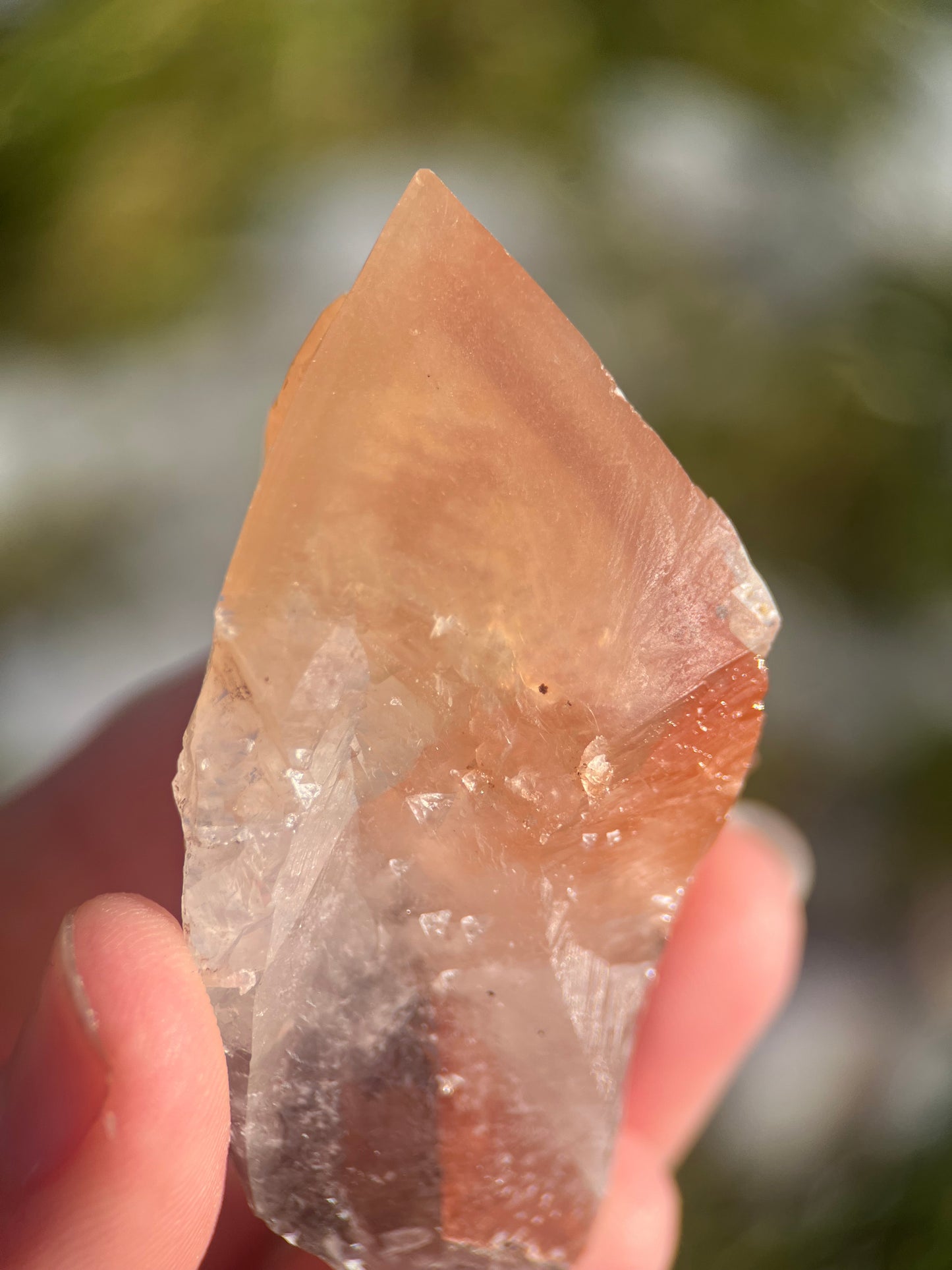 Small Mariposa Calcite